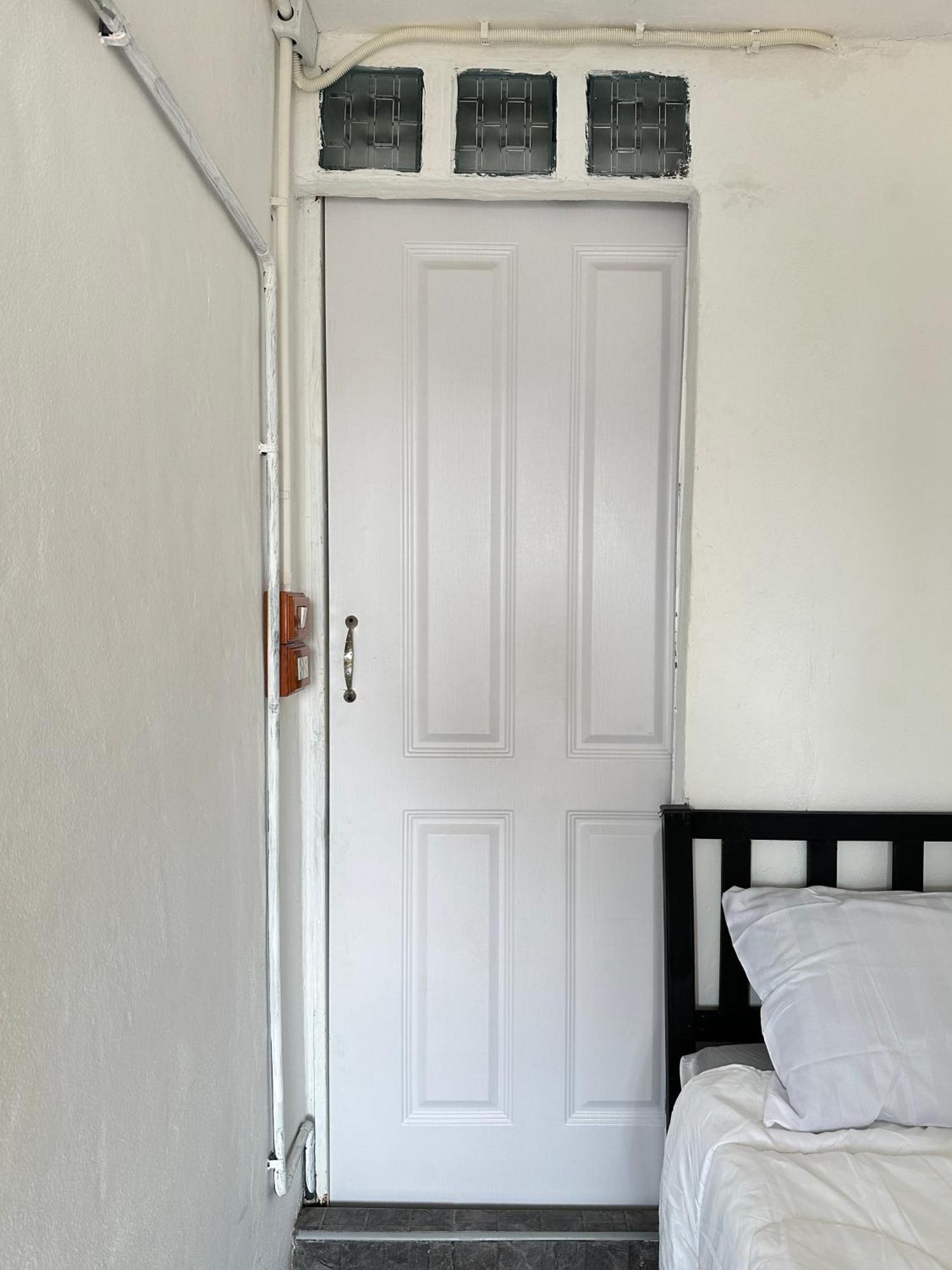 Chubby 9 Single Room Bangkok Exterior foto