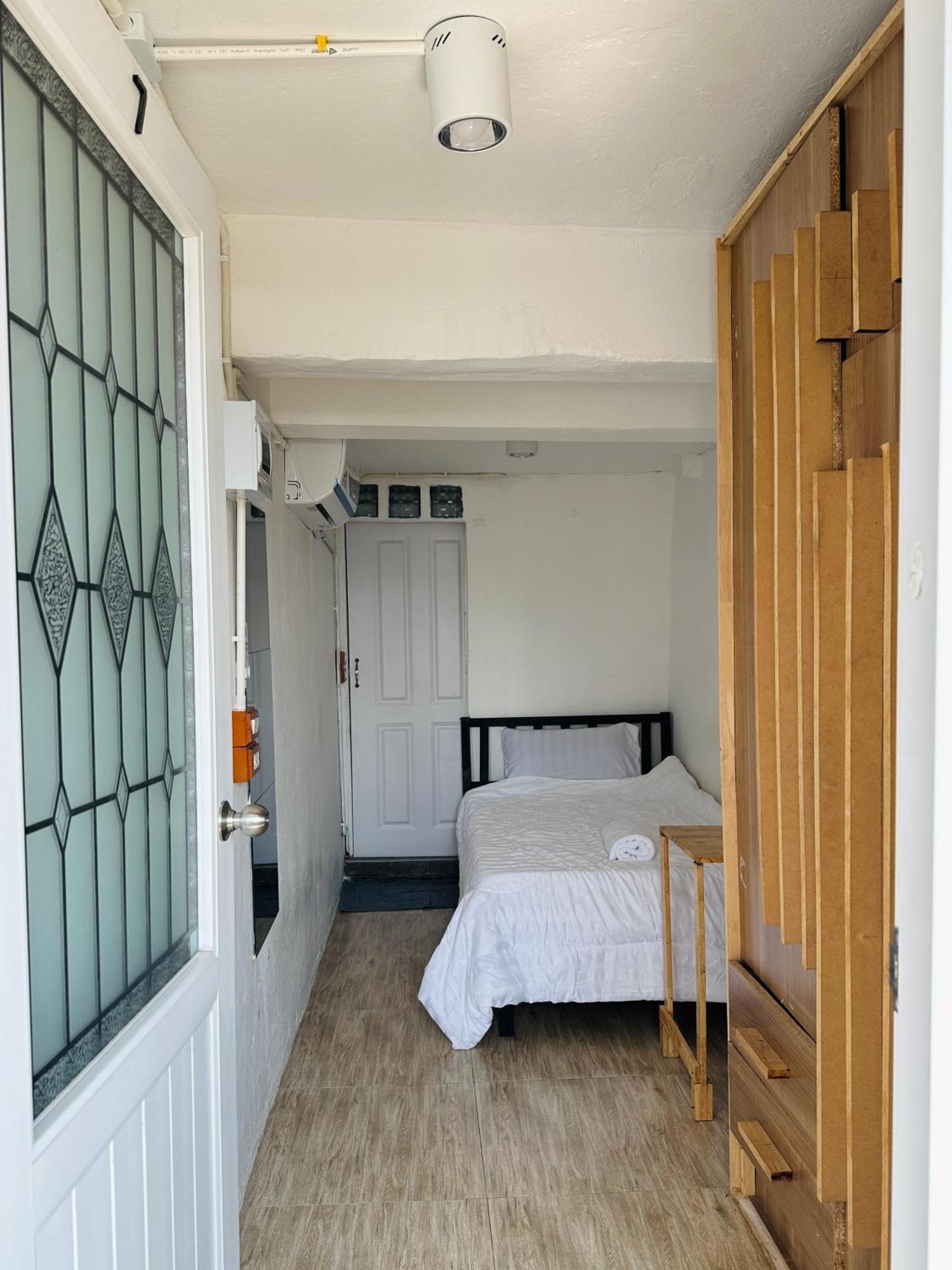 Chubby 9 Single Room Bangkok Exterior foto